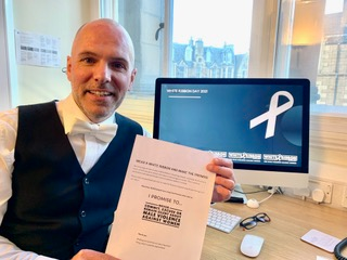 for_therapies's tweet photo. Thank you to @davidgillander Head of @EdinUniHealth Clinical Psychology for signing the pledge!  Please can you do it too??  #OrangeTheWorld #WhiteRibbon @ProfLizG @EdinUniCAHSSres @EdinburghUni @UN_Women https://t.co/JvlQ0EoQD8