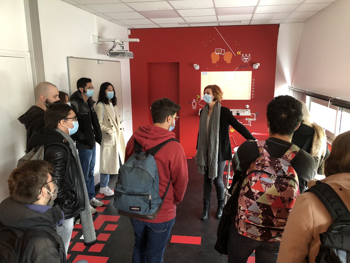 Ce matin avec les M1 #CSTgre, on visite le centre <a href="/inria_grenoble/">Centre Inria de l'Université Grenoble Alpes</a> et notamment l’espace #LOGIN ! Belle manière d’aborder les enjeux du numérique 💻