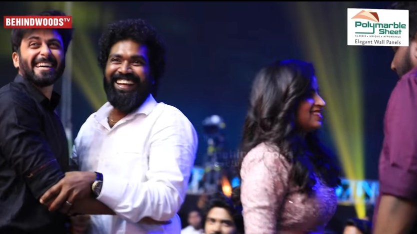 Snowy_tweets7's tweet image. Vikram veettu function!😂🏃🏻‍♀️

#NoHT