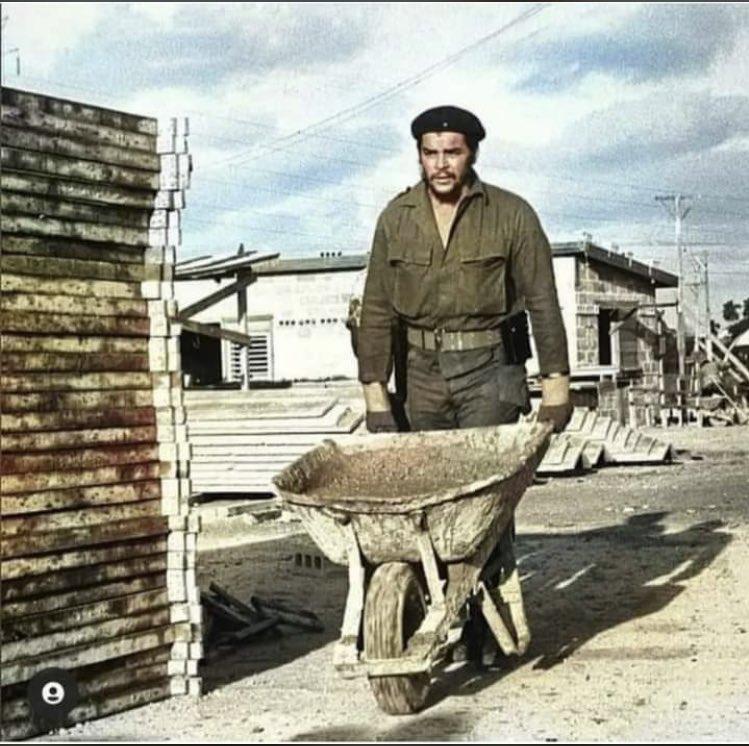 HakeemHasil's tweet photo. من کبرستان ءَ ھما مردمانی کبر ام دیستگ آں کہ آھاں پہ وتی ھک ءِ ھاترا پمیشہ جنگ نہ کتگ کہ ما مرِ ایں۔        (چی گویرا) https://t.co/L50emFcp87