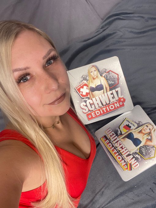 Deutschland oder Schweiz Edition? Nur noch bis Montag bestellbar!!! Beeile Dich... 😍😍😍  https://t.co/iwyjTQTufI