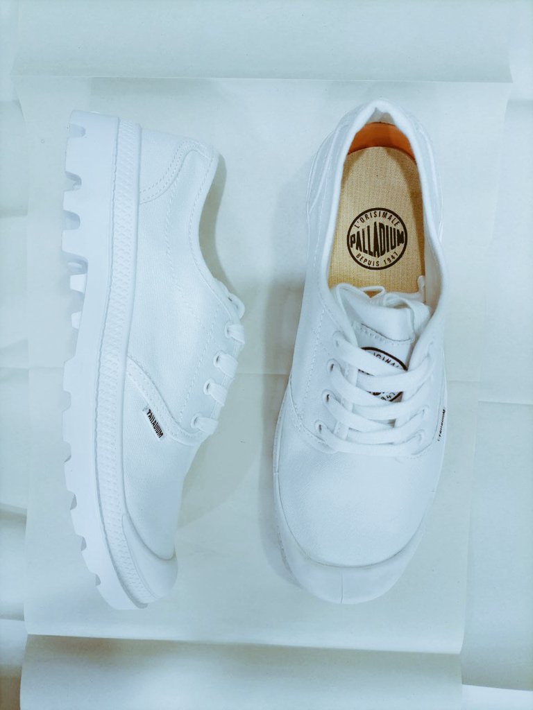 Kickzstore1's tweet photo. https://t.co/emWAiMRxzR
