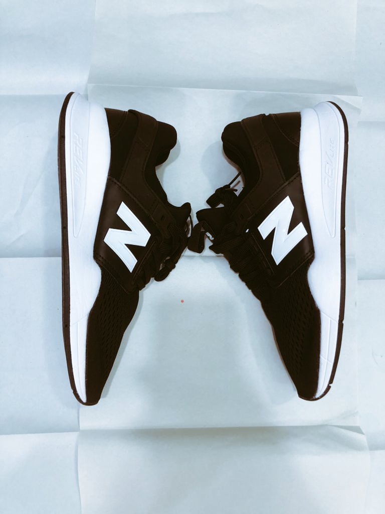 Kickzstore1's tweet photo. 3.999MT https://t.co/j1BPgZxAES