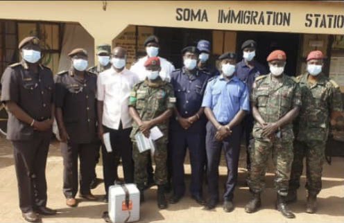 UNDP_TheGambia's tweet photo. Regional #COVID19 vaccination 💉 of security personnel supported by @UNDP_TheGambia &amp; @UNICEFGambia. 

We are not safe until all of us are safe. 

#LeavingNoOneBehind
#VaccinesWork https://t.co/hPtXFiFS7G