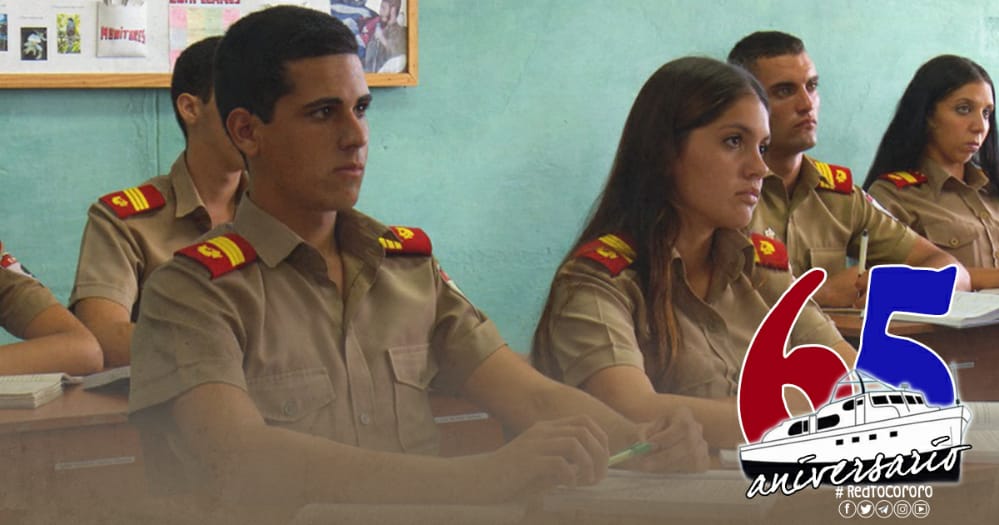 MinfarC's tweet photo. Del General de Ejército "El componente más preciado y decisivo de las FAR son los hombres y mujeres que las integran"
En el #65AniversarioFAR FELICIDADES
#PuebloUniformado 
#FarCuba https://t.co/LGivhRy3ST