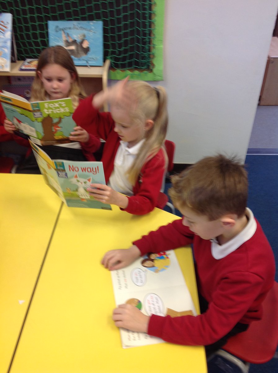 HWPS_Clover's tweet photo. Reading for fluency! Look how hard we are concentrating and enjoying our booksππ @RuthMiskinEdu #readinggems https://t.co/f2ObxtjFxh