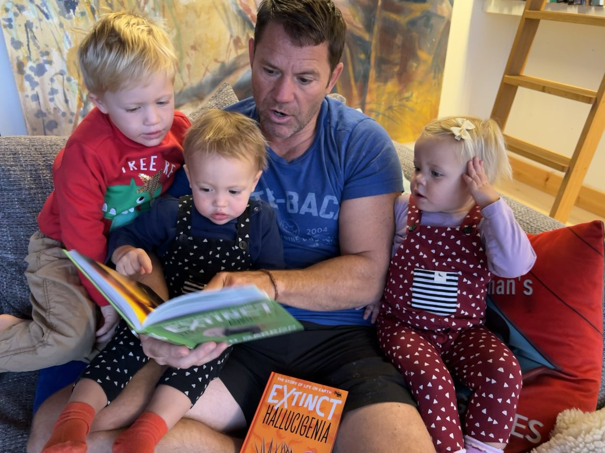 SteveBackshall's tweet photo. Everytime I need a giant squid beak or Therizinosaur claw, Prof Boneboy Ben Garrod is my saviour, and now he’s helping my wee ones understand Extinction. Top reads beautifully illustrated @Ben_garrod #Extinct @_ZephyrBooks #notallheroeswearcapessomewearlabcoats https://t.co/MTxHCbJvwO