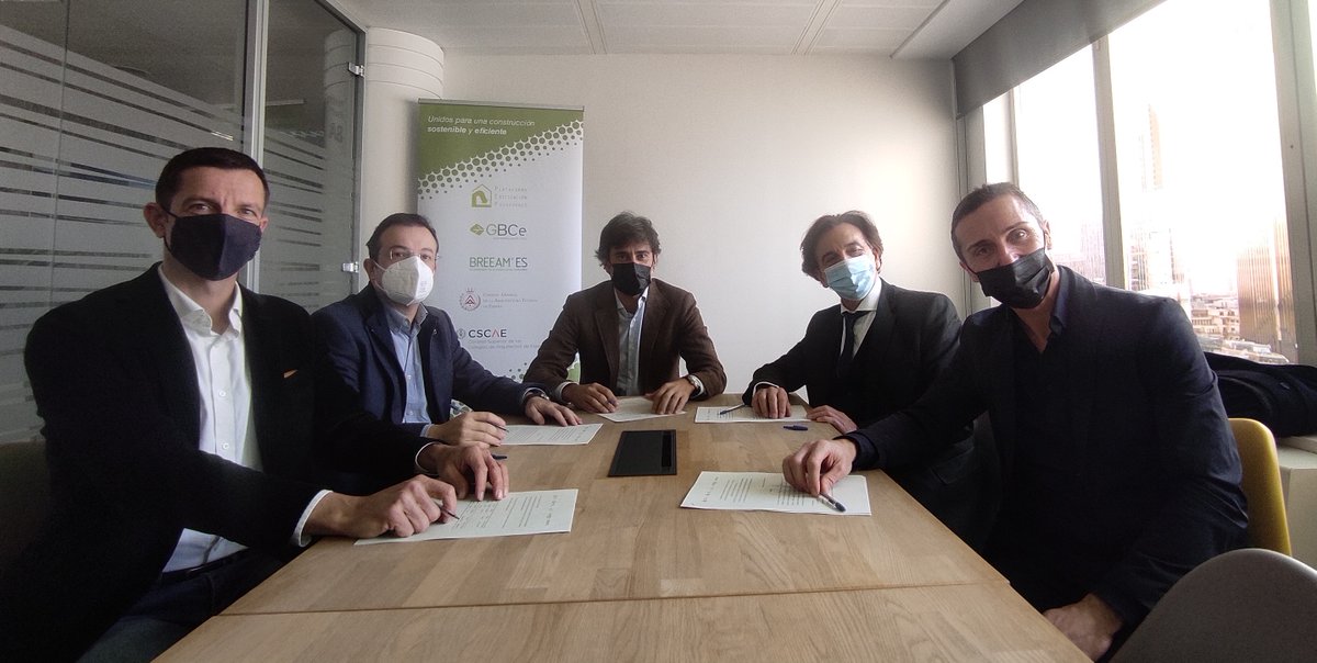 PlataformaPEP's tweet photo. 🙌Apoyamos la #formación en construcción #eficiente
💚Hoy nos unimos con @CSCAE, @BREEAMespana, @GBCEs y @CGATEsp para desarrollar acciones de formación dirigidas a profesionales del sector e impulsar el estándar #Passivhaus y las certificaciones #BREEAMES y #VERDE
👏¡Seguimos! https://t.co/tiL7mHgxgN