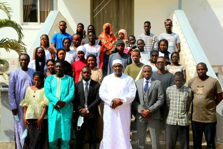 isatou_ja's tweet photo. Former GDC Protocol officers led a youth delegation to pledge their support to President @BarrowPresident  and his development agenda. 
#BarrowPresident2021 https://t.co/iwG7jzlYX4