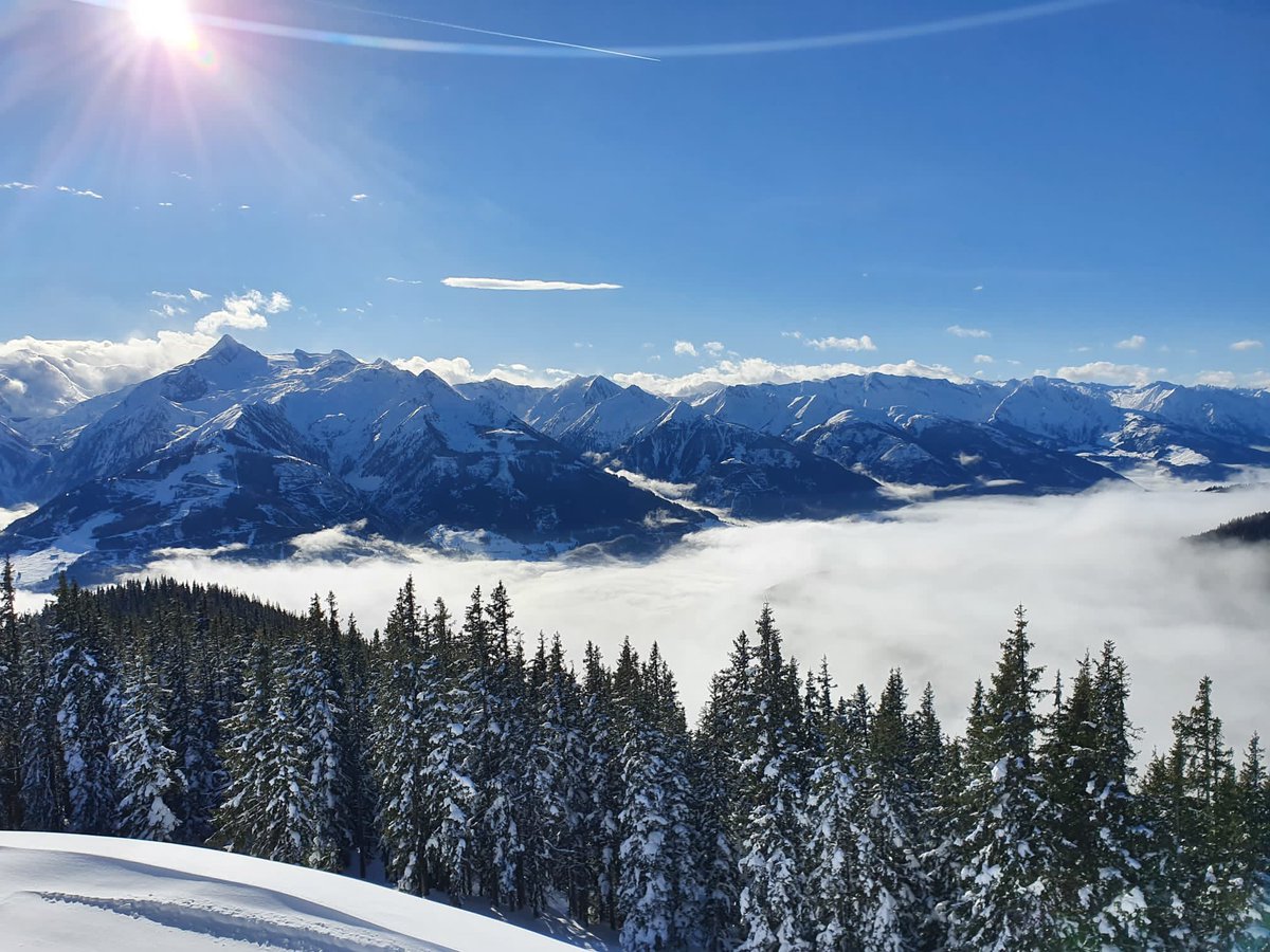 Winterwonderland 💙 #snow #flakenews #winter #soon #skiing #snowboarding #Schmittenhöhe #ZellamSeeKaprun #SalzburgerLand #Austria