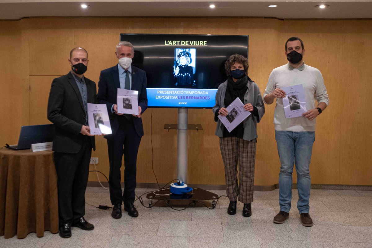 LesBernardes's tweet photo. Moulin Rouge, Bette Davis i un guerrer de Xi’an són els protagonistes de les exposicions de #LesBernardes per al 2022. @DiputacioGirona @ccgirones
Desitgem que us agradi i motivi a venir al nostre centre durant l'any vinent. #Cultura #LArtdeViure 💫 https://t.co/wxe23phxks