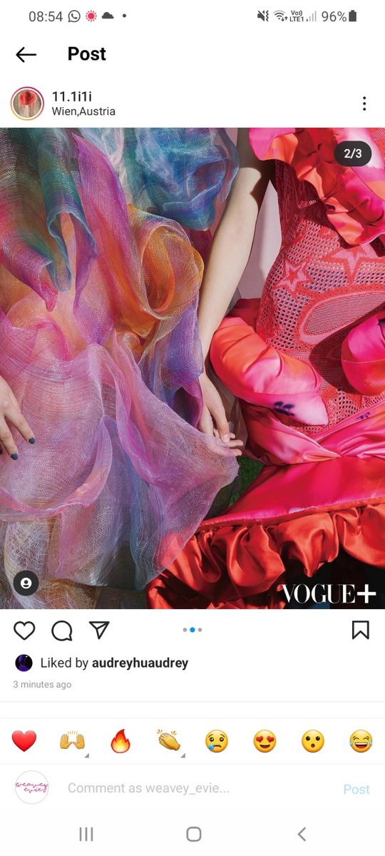 clothandmemory's tweet photo. CONGRATULATIONS #EvieFrancis #MATextiles Farnham grad 2021 wonderful to see your beautiful #handwoven dress (left below) in Vogue+ @voguemagazine @UniCreativeArts @journalwsd @SelvedgeMag @craftsmagazine @CraftsCouncilUK @textile_history #bodyart #fashion https://t.co/pxeffPqmZe