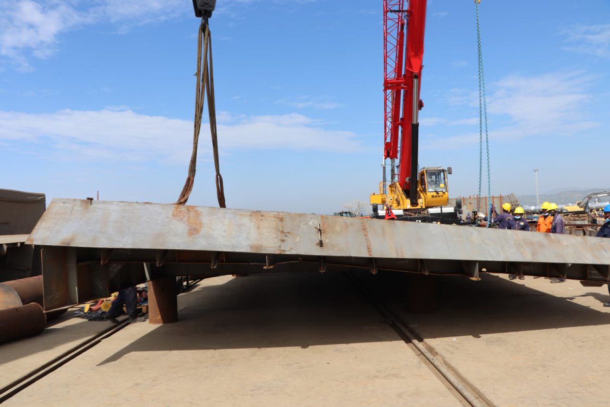 KenyaShipyards's tweet photo. Section building block being turned for welding using double lifting at Kisumu Shipyard. #WagonFerry #KSL https://t.co/QeSVNJAIRM