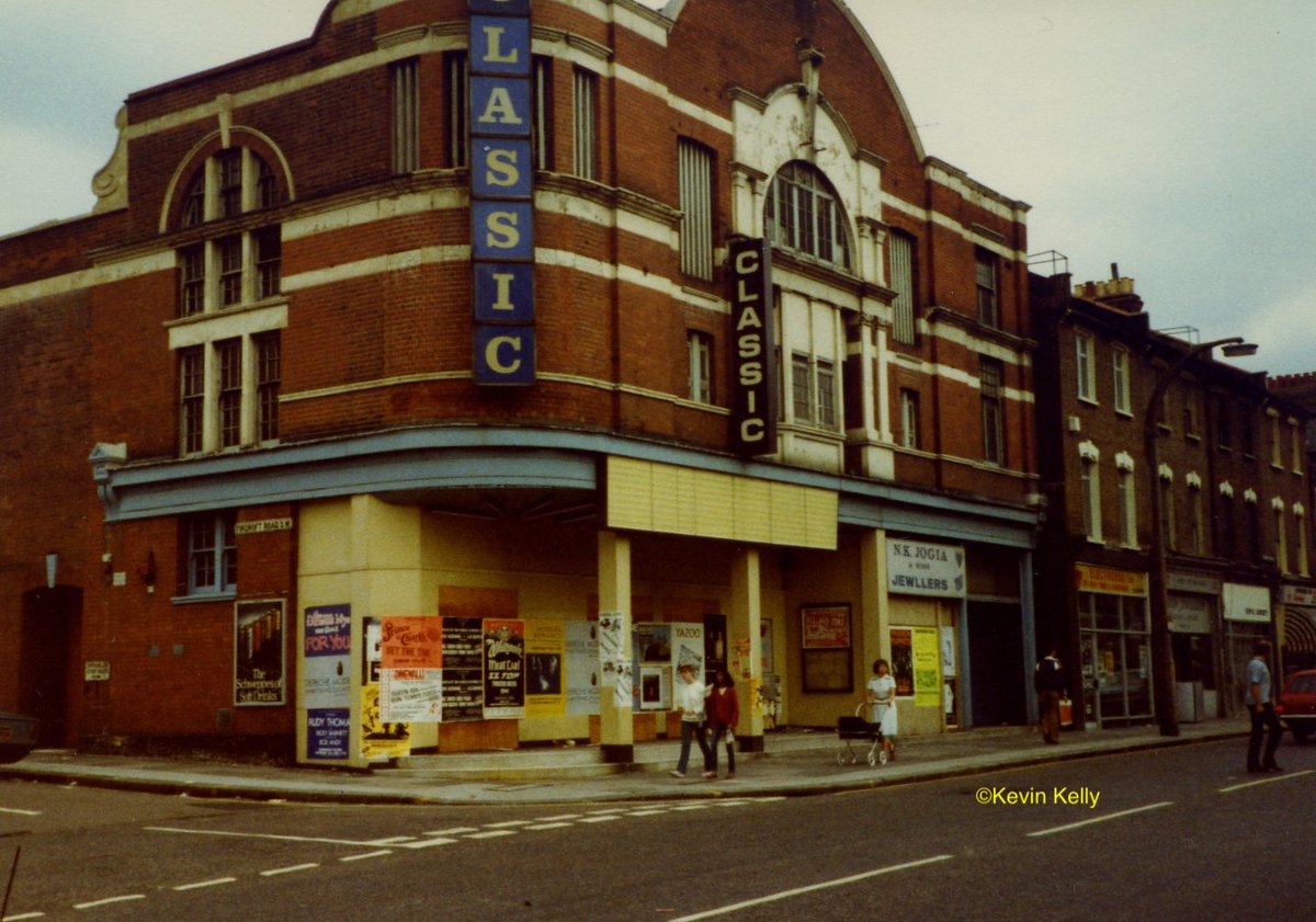 SocStreatham's tweet photo. #ThrowbackThursday takes us back to July 1983 and the Classic cinema in Tooting #TootingHistory #Classiccinema #lostcinemas. Photo courtesy of one our members, Kevin Kelly https://t.co/BIWt7G32lr