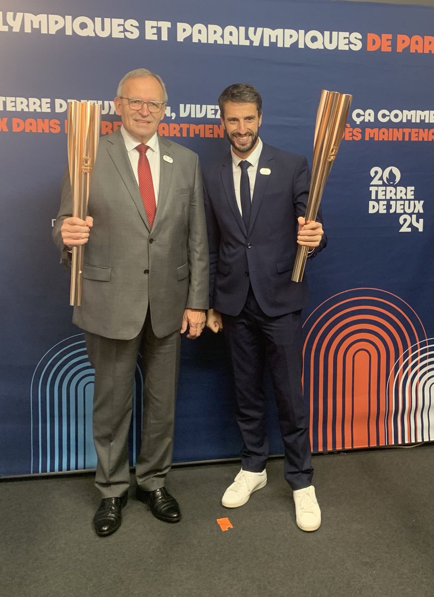 #assisesADF ⁦<a href="/PWeiten/">Patrick Weiten</a>⁩ président du département ⁦<a href="/MoselleCD57/">Département Moselle</a>⁩ VP ⁦<a href="/ADepartementsF/">Départements de France</a>⁩ référent sport et ⁦<a href="/TonyEstanguet/">Tony Estanguet - OLY</a>⁩ président ⁦<a href="/Paris2024/">Paris 2024</a>⁩ avec la flamme 🔥 de ⁦<a href="/Tokyo2020fr/">#Tokyo2020 en français</a>⁩