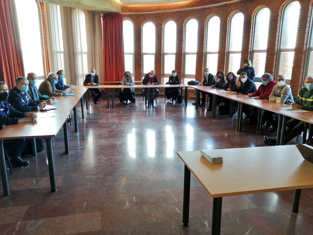 PoctefaCOOPEREM's tweet photo. Reunió dels membres del COPIL del @PoctefaCOOPEREM per fer balanç de la gestió del projecte i les actuacions de comunicació.

Réunion des membres du COPIL du @PoctefaCOOPEREM afin de dresser un bilan de la gestion et des activités de communcication du projet. https://t.co/58pAwQfqGE