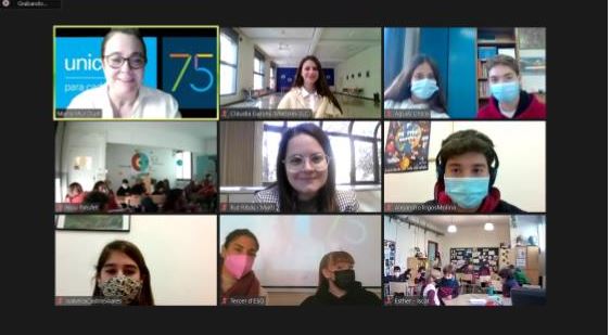 unicef_cat's tweet photo. 1.500 alumnes catalans van participar en l'activitat #FactorODS d'@unicef_cat pel Dia Mundial de la Infància. 
Avui ho hem compartit en una trobada en línia amb @RutRibas, directora general de l'alumnat d'@educaciocat. 
Gràcies infants i centres educatius per sumar-vos-hi! 💙 https://t.co/IHwkAxRCCt