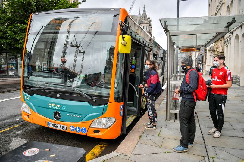 cardiffonline's tweet photo. Bus fares in Cardiff will be just £1 in the run up to Christmas
https://t.co/HSdq8cnO7V https://t.co/R37hYSDuD5