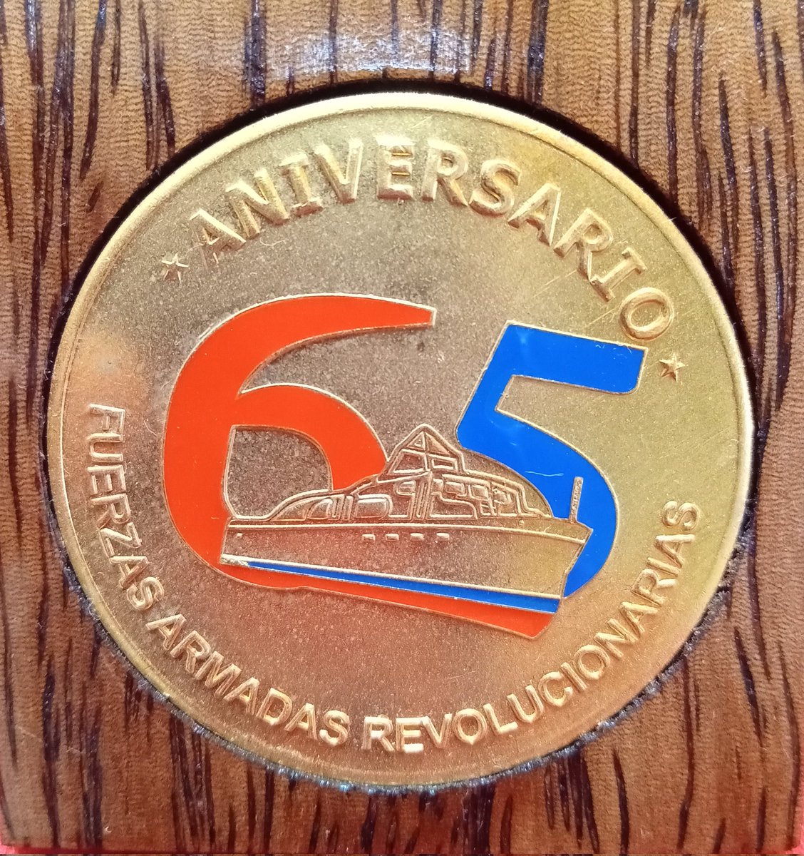 MMarreroCruz's tweet photo. Muchas felicidades en su día, a quienes forman parte de las gloriosas filas de las Fuerzas Armadas Revolucionarias #FarCuba,  ejemplo de organización, disciplina y eficiencia.
#Cuba 
#65AniversarioFar
#PuebloUniformado https://t.co/P1Xa5Epuh4