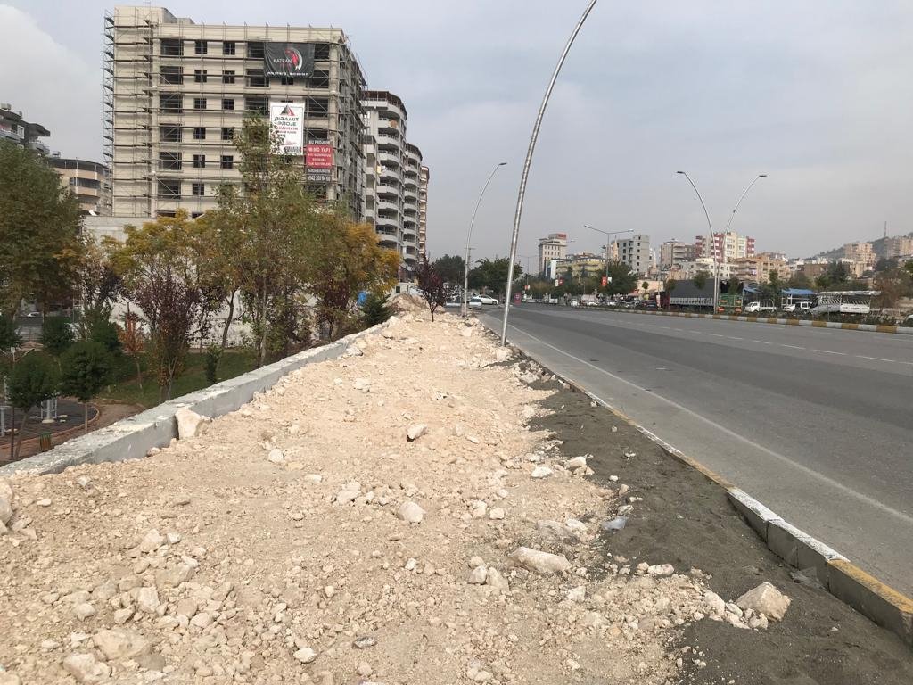 Narlıdere Kavşağı'nda menfez revizyon ve istinat duvarı çalışmalarımız tamamlandı🚧

Yaya ve trafik güvenliği için düzenleme çalışmalarımız devam ediyor.