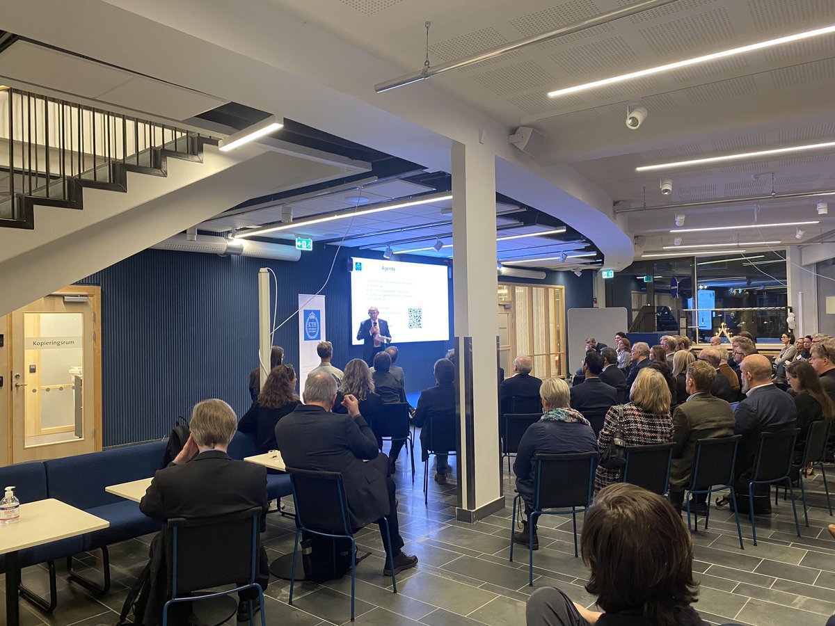 KTH_RO's tweet image. We are @ KTH strategic partnerships Xmas mingle talking about how we can  work together towards joint EU-proposals.. among many other things👍 @KTHuniversity