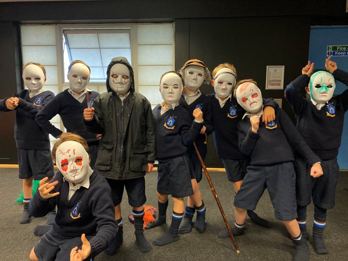 SJBWindsor's tweet photo. Today's theme of the Year 6 drama lesson was to create melodramatic movement with their physical side using emotions and character traits. They did some great work designing their own masks to go along with the actions. π
#SJBcreative #SJBdrama #SJBupperschool https://t.co/DBWpnqIhEs