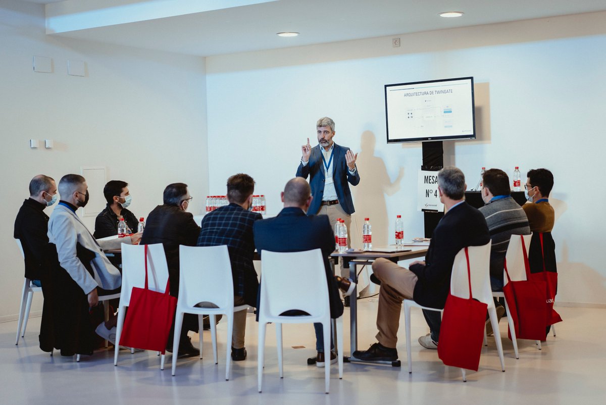 MicroCAD_ES's tweet image. Fantástico ambiente y asistencia en el evento anual sobre ciberseguridad que celebramos el pasado día 26 de noviembre. Muchas gracias a clientes, fabricantes y mayoristas por el apoyo recibido. Es un placer contar siempre con vosotros. ¡Nos vemos muy pronto!