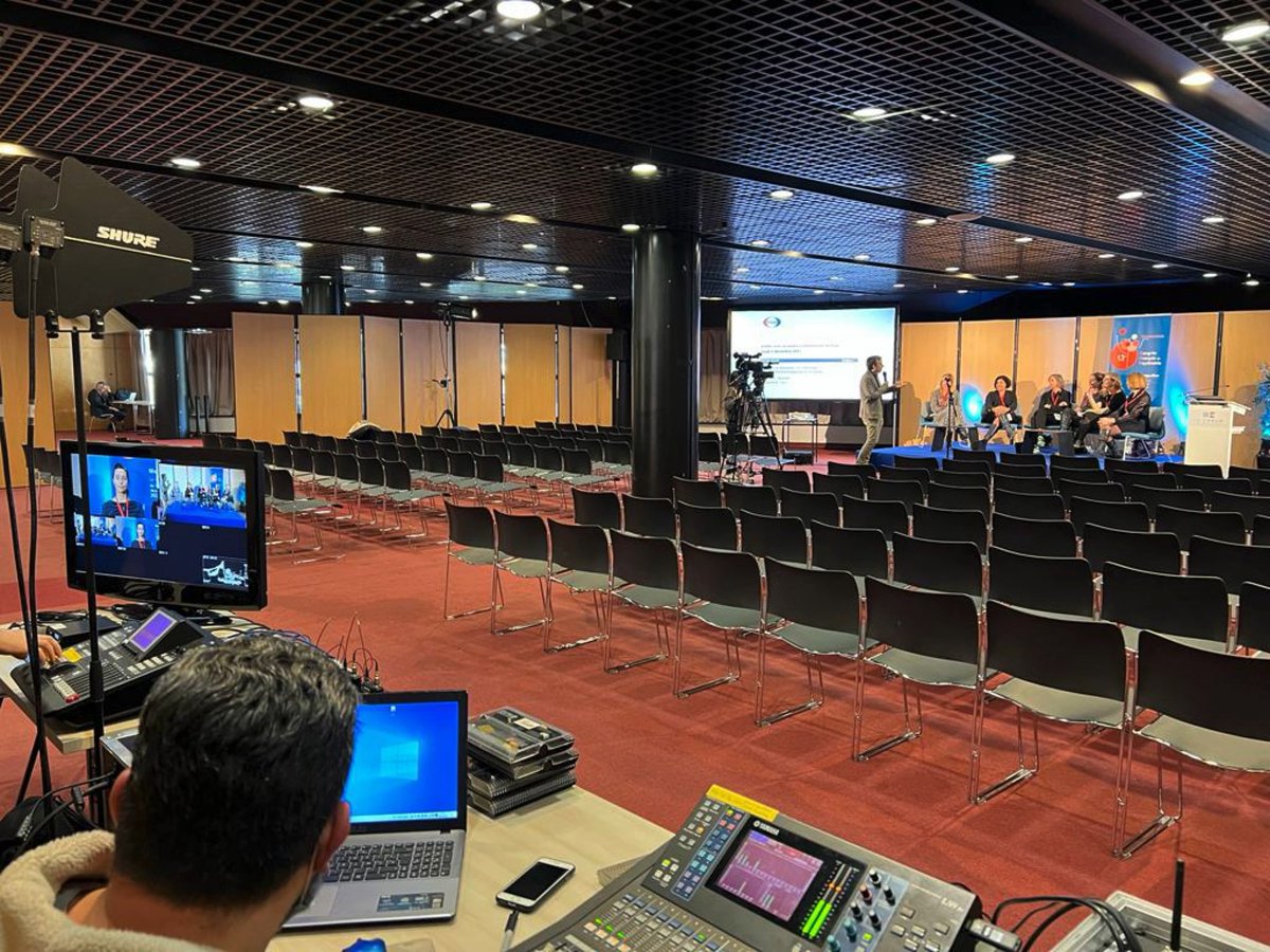 Enregistrement en direct des psychiatres brillantes de la session“10 minutes pour vous le dire au féminin”, les VIP docteure  @NidalNabhan et les Professeures Olié, @CarmenSchroder @anne_sauvaget @TournierMarie #womeninscience #womeninpsychiatry @afpbn #CFP2021