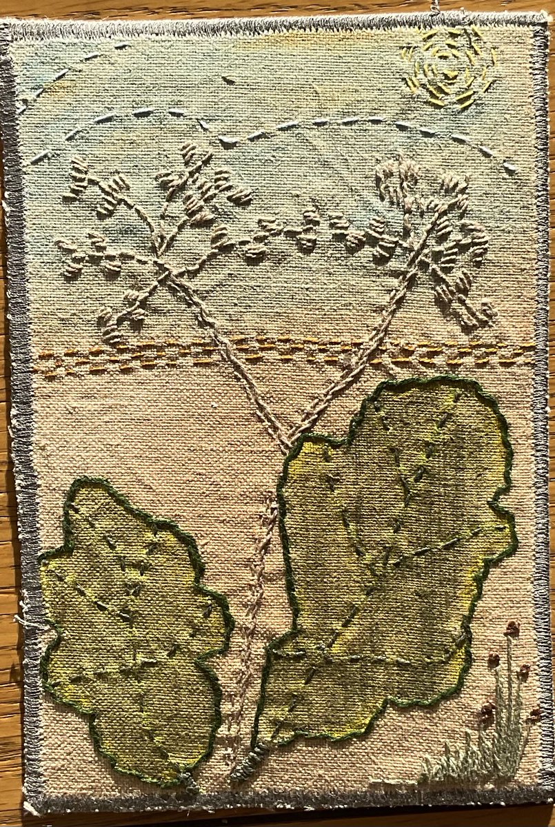 chrissybabe22's tweet photo. Look what I received in the post this week. A beautiful handmade #Autumn postcard. #Postcardswap organised the #QuiltersGuild Region 14.#QGBIREG14POSTCARDSWAP #embroidery #TEADYED #STITCHED @WILifemagazine https://t.co/X1c5txiG1X