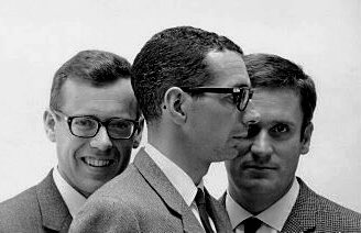 fraisku's tweet image. MBM Arquitectes, fundado en Barcelona en 1951, de izquierda a derecha:
 #DavidMackay (1933-2014), #JosepMartorell (1935-2017) y #OriolBohigas (1925-2021),
63 años juntos.
Dos fotografías de 1962 y 1998 de #LeopoldoPomés (1931-2019).