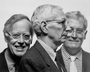 fraisku's tweet image. MBM Arquitectes, fundado en Barcelona en 1951, de izquierda a derecha:
 #DavidMackay (1933-2014), #JosepMartorell (1935-2017) y #OriolBohigas (1925-2021),
63 años juntos.
Dos fotografías de 1962 y 1998 de #LeopoldoPomés (1931-2019).