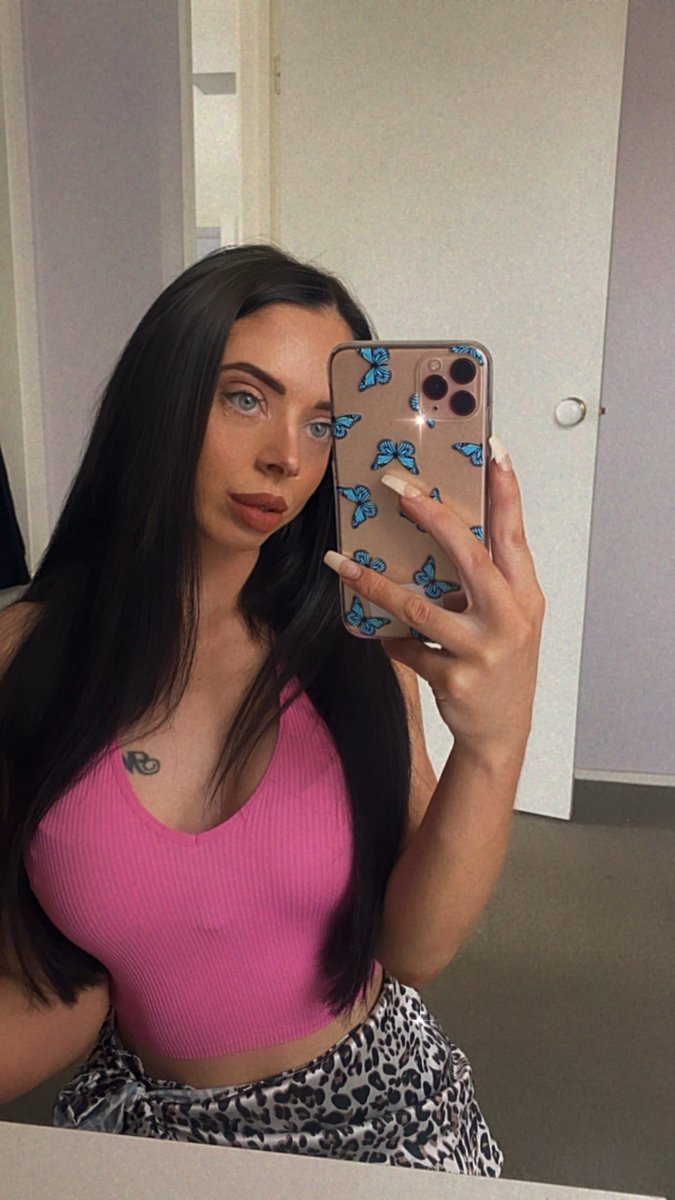 Simp4Giaa's tweet photo. Looking for RT pups to serve this gorgeous Goddess. Hit me up if you would like to join @GoddessStormy0βs RT group πΆπΆπΆ
#findom #findomaus #RtPup #RtSlave #AusFindom #beta #sissy #piggies #DmOpen #Like #Retweet https://t.co/HHDbWT8dyC