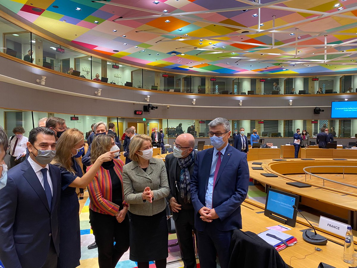 vpopescu68's tweet photo. Today at #energy ministers council
RO on energy prices:
➡️our national measures focused on the protection of consumers
➡️RES, natural gas &amp; nuclear-key technologies 
➡️ the market design - final consumers should pay the right price and be protected from excessive price volatility https://t.co/AgKfPiC3pz