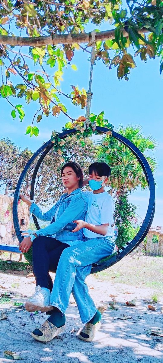 kaaBiiLaa1's tweet photo. សុំពីរអ្នកប្អូនស្រីម្ដង https://t.co/3d4gEM3ZtP