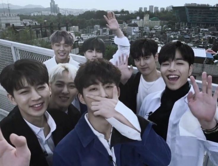 simp4hanbinkim's tweet photo. i support and love ot6 iKON and soloist B.I but

can't i just stay here?spend the rest of my days here? https://t.co/kClVqO7Xuu