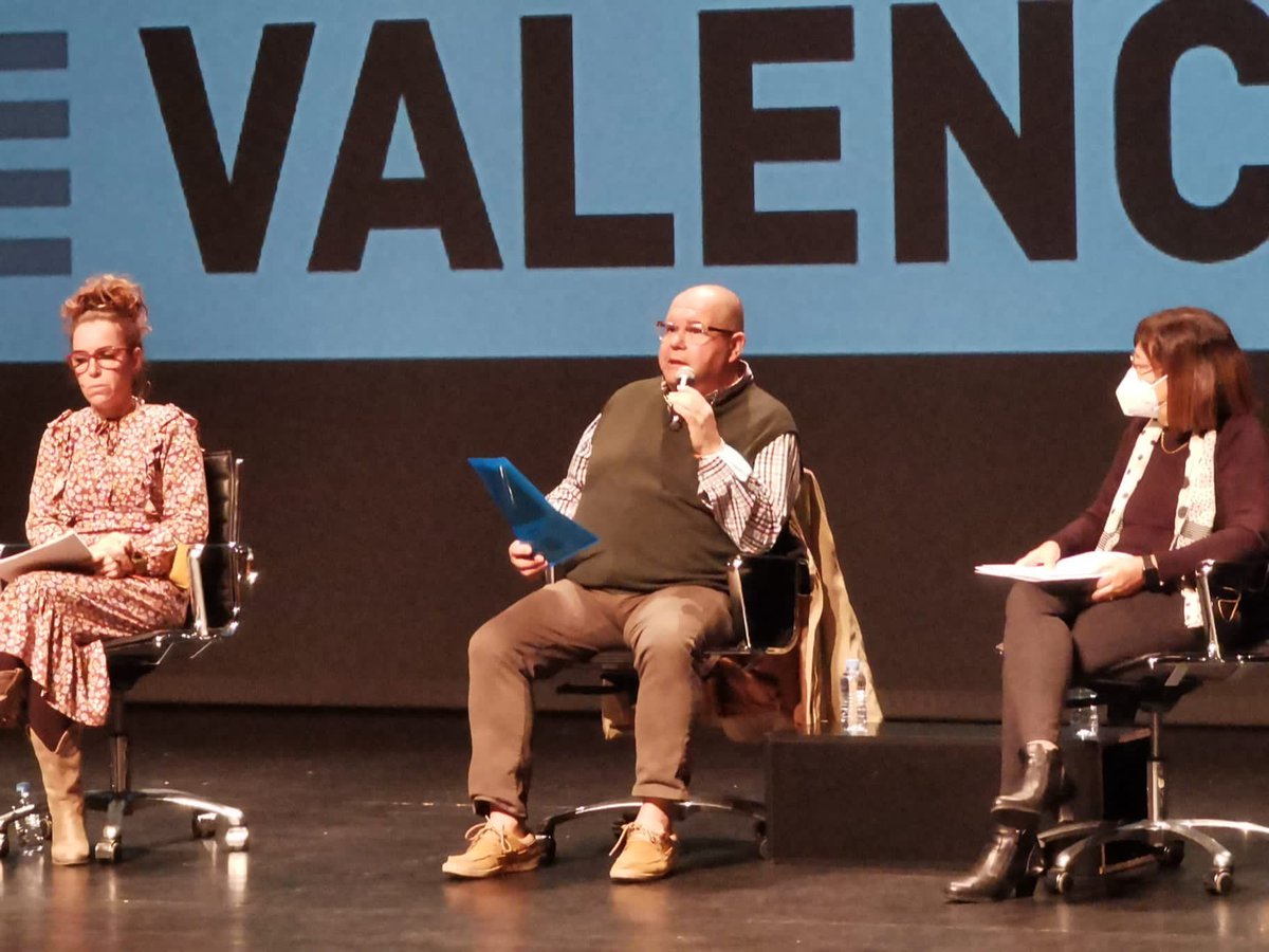 IntersindicalV's tweet photo. Comença la segona part de la III Jornada sobre Salut Mental en la UJI amb les expertes.
Tot un èxit i molt interessant https://t.co/isc8nQ2rgu