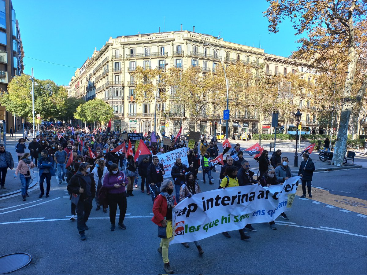 CGTEnsenyament's tweet photo. Nosaltres som els serveis públics!

#CapInterinaalcarrer #VagaEducació2D
#LesQueHiSomEnsQuedem #AturemOPOS #FixesaJa https://t.co/OHwSxry2pT