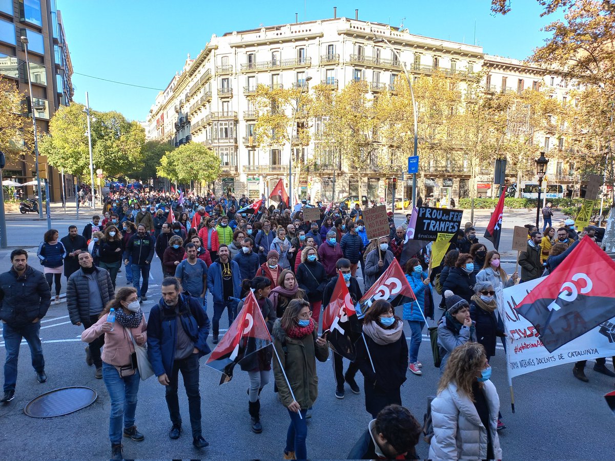 CGTEnsenyament's tweet photo. Nosaltres som els serveis públics!

#CapInterinaalcarrer #VagaEducació2D
#LesQueHiSomEnsQuedem #AturemOPOS #FixesaJa https://t.co/OHwSxry2pT