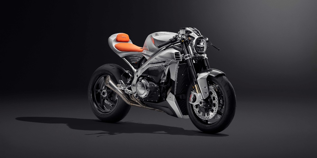 Norton_Moto's tweet image. Make space for a new Norton prototype: the V4CR

Stripped-back and full of attitude, this V4 café racer is the V4SV's rebellious younger brother. 

See more: fal.cn/3kiEq