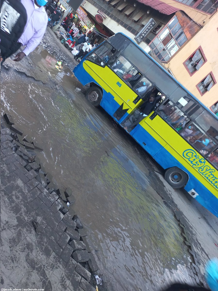 a3Route's tweet photo. 15:00 Hallo @NMS_Kenya Director These Pictures Are From Kenya Bus Station ... @MeteoKenya Water Floods Have Exposed Weak Road Engineers Seated At City Hallo. Soon We Are Going To See Lakes Formed.. https://t.co/RYvZqXuHMN via @jacob_abere