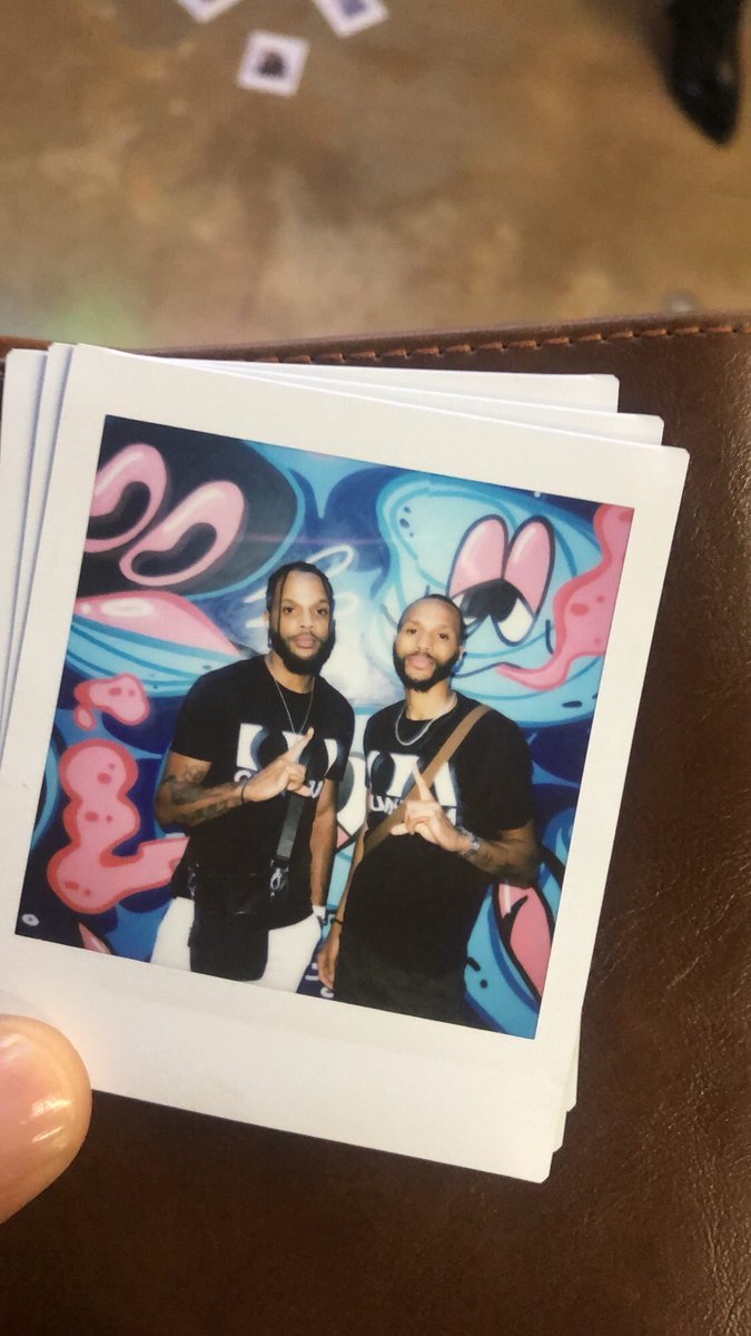 Biglordo's tweet photo. @Biglordo x @MoonManT Art Basel Miami 🔥🔥 @QuantumNFT #Twinflames #Saveartspace https://t.co/wfmXRNyiwC