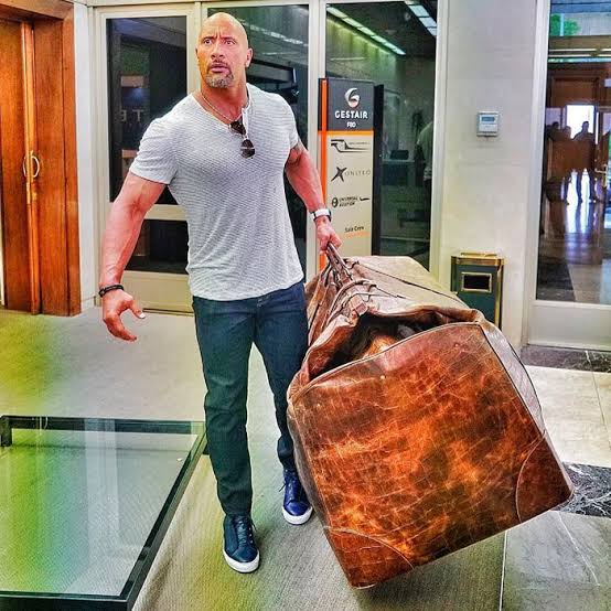 imamitverma's tweet photo. When trying to book Cab to Shimla from Make My Trip app and they have a condition for one large luggage..

*Le Me*... https://t.co/MHacrRxeE5