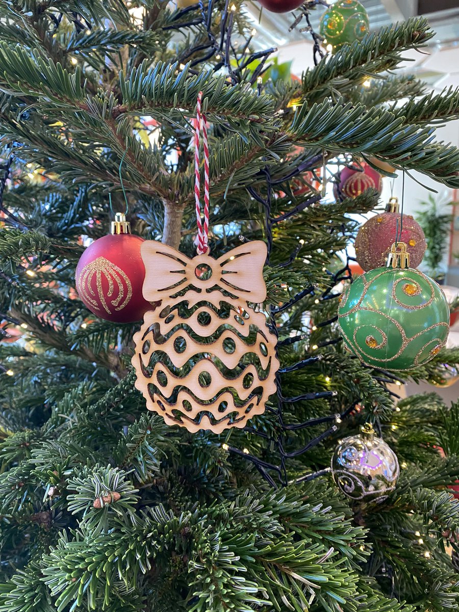 Barnsley_DMC's tweet photo. Tech the Halls with baubles made in our amazing MakerLab #LoveDMC #DoMakeCreate @Barnsley_DMC @Barnsley_UK https://t.co/pGuPUbnjLh
