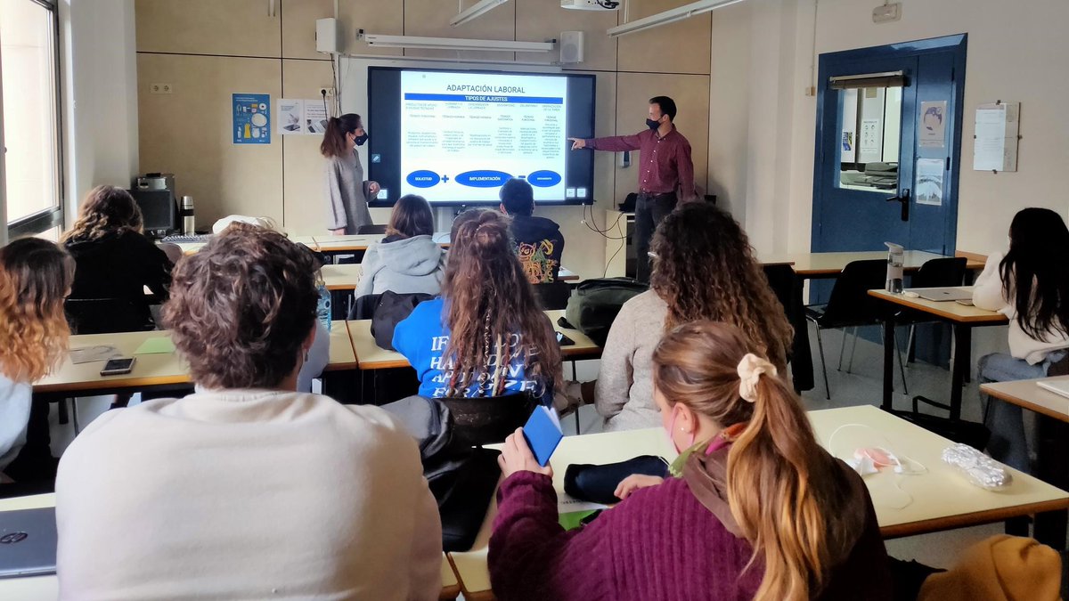 Integracee's tweet photo. Con motivo del #3D, Día Internacional de la Discapacidad, desde @Integracee Cataluña concienciamos y trabajamos con la futura generación de profesionales de Integración Social de @cedesca_fp, de la importancia de los procesos de inserción sociolaboral en CEE 🗣️👏 https://t.co/R21iCQ81FI