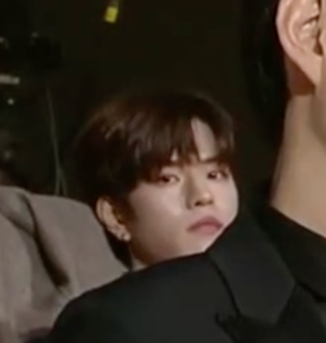 s103475's tweet photo. "you better be voting for skz on mama" https://t.co/vQJdRTVnmh