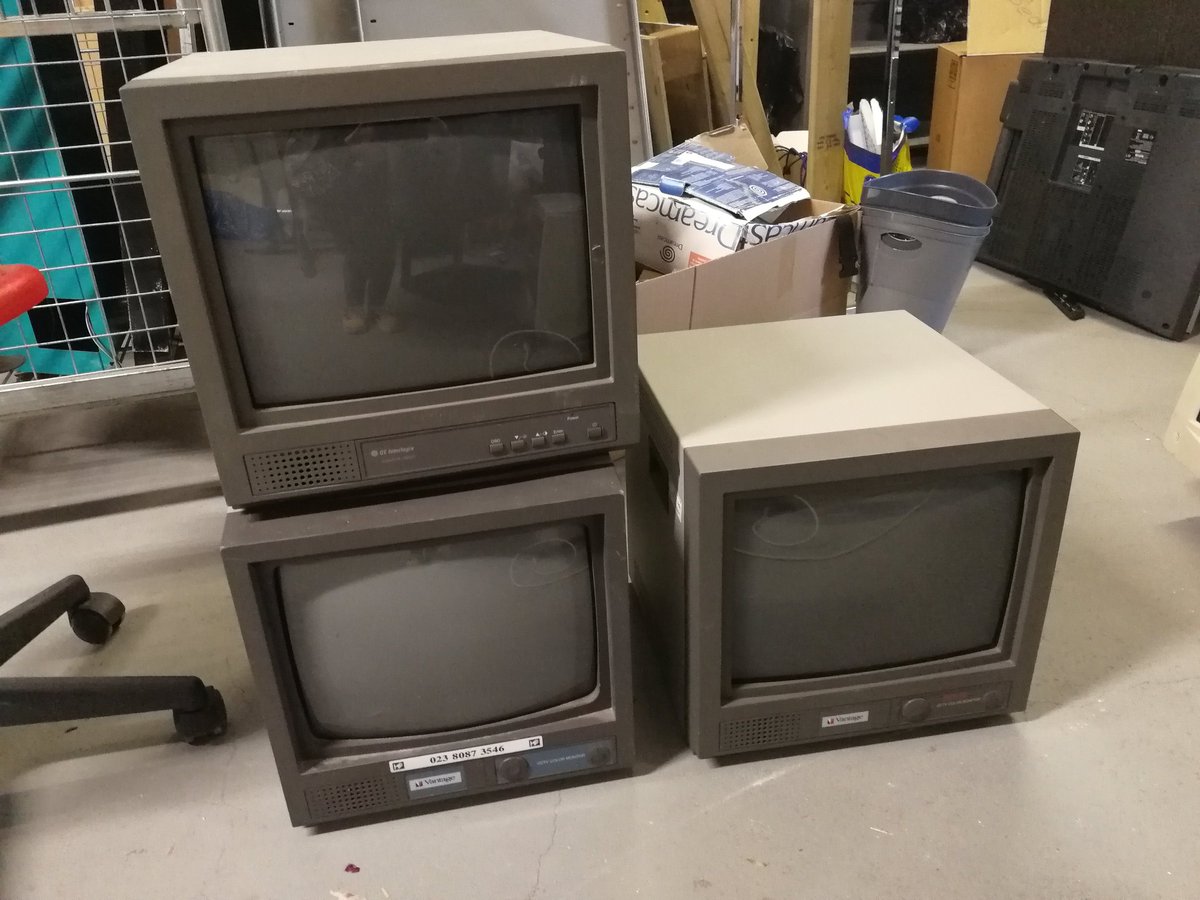 NuGameArcade's tweet photo. We managed to find a load of VGA monitors and #CRT TVs! VGA Dreamcast 3rd Strike anyone? We’ll be trialing some new setups at our next CBC fighting weekly event this Sunday. 

Tickets👇 
https://t.co/PVZG7dEFkk

#southampton https://t.co/DGgSjcc7Xi