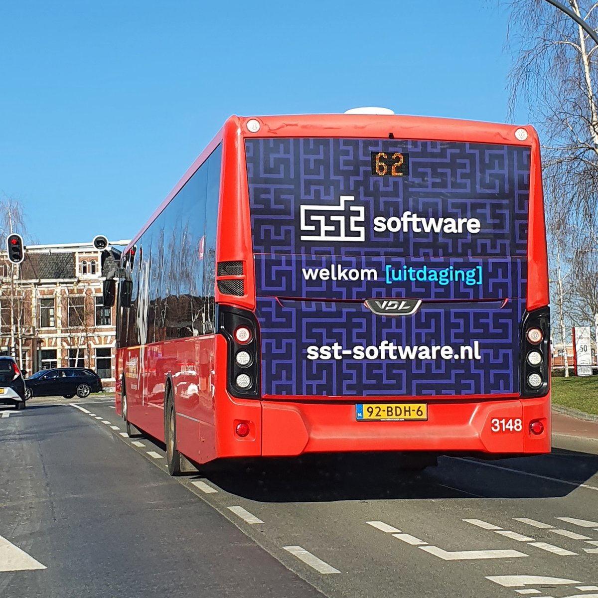 SST Software bestaat meer dan 20 jaar! Onze powernerds hebben een enorme drive, net als onze bus. Heb jij 'm al zien rijden door Enschede? #sst20jaar