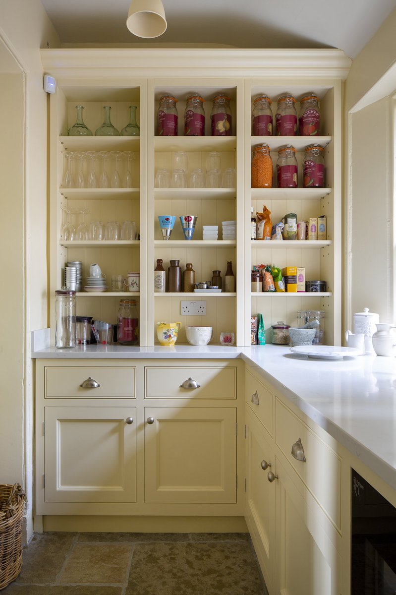 LaurenceMc_1947's tweet photo. Kitchen storage detailing in this stunning lochside lodge has been created in a simple and traditional manner with minimum fuss and finished in Papers and Paint #OW19 Eggshell.

#kitchendesign 
#bespokejoinery 
#architecturedesign 
#lodges 
#scottishhighlands 
#minimalistdesign https://t.co/rShf9N63UB