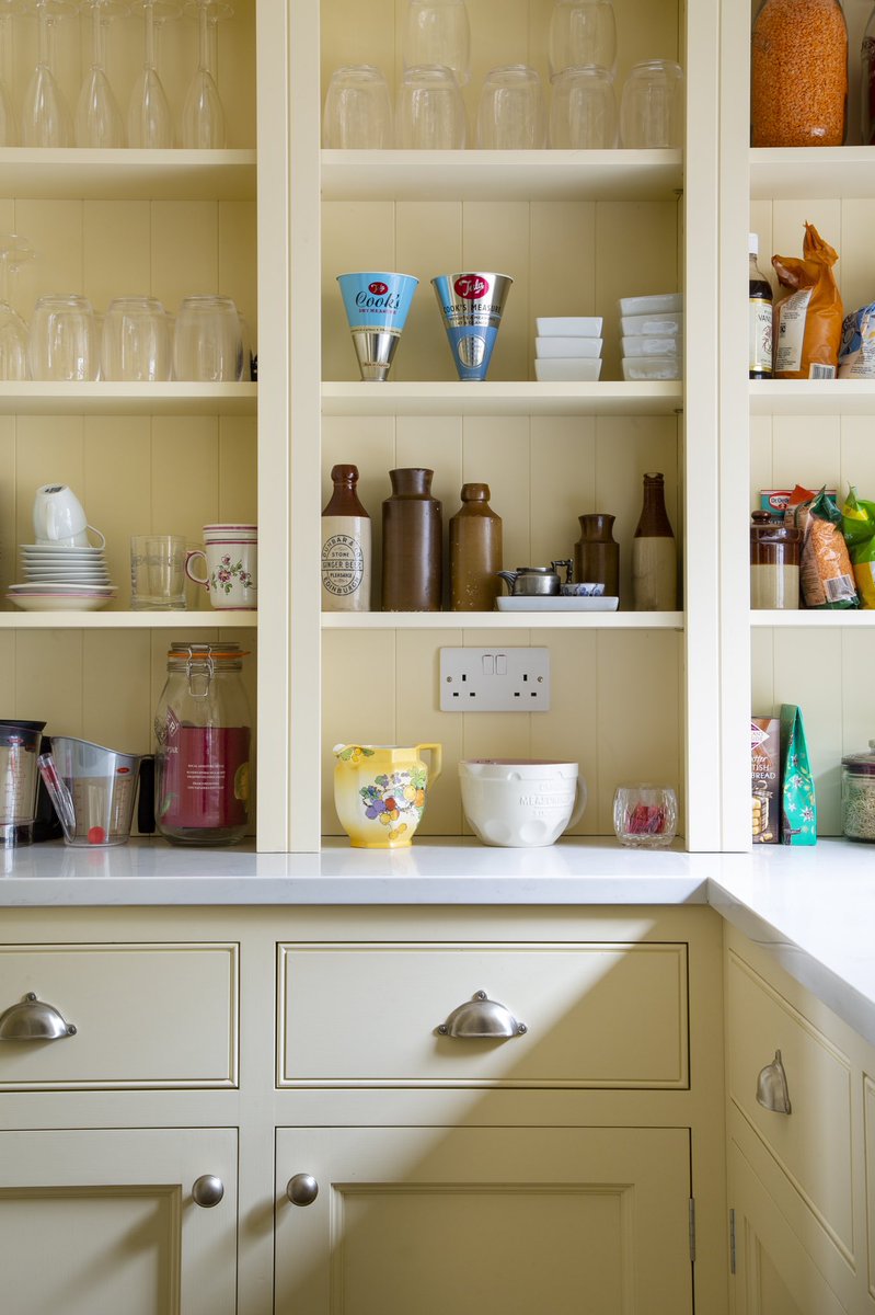 LaurenceMc_1947's tweet photo. Kitchen storage detailing in this stunning lochside lodge has been created in a simple and traditional manner with minimum fuss and finished in Papers and Paint #OW19 Eggshell.

#kitchendesign 
#bespokejoinery 
#architecturedesign 
#lodges 
#scottishhighlands 
#minimalistdesign https://t.co/rShf9N63UB