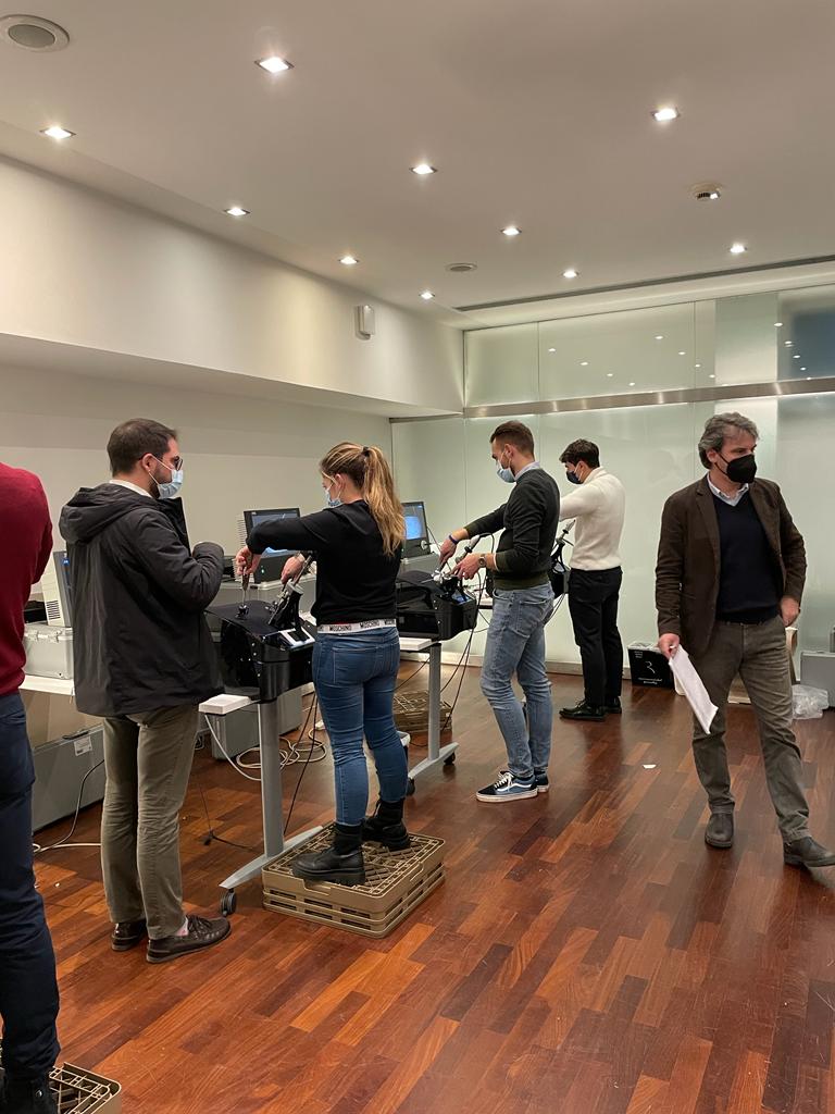 SIU_Italia's tweet photo. 🔙 Sono tornati gli esami finali di #Simbase, il progetto educativo rivolto a specializzandi che si basa sull’utilizzo della simulazione come mezzo di training chirurgico. 

👩‍⚕️👨‍⚕️ A Roma, tra ieri e oggi, oltre 100 specializzandi.

🙏 Grazie a @robymiano e @d_veneziano. 

#eblus https://t.co/NtLCPpXqdy